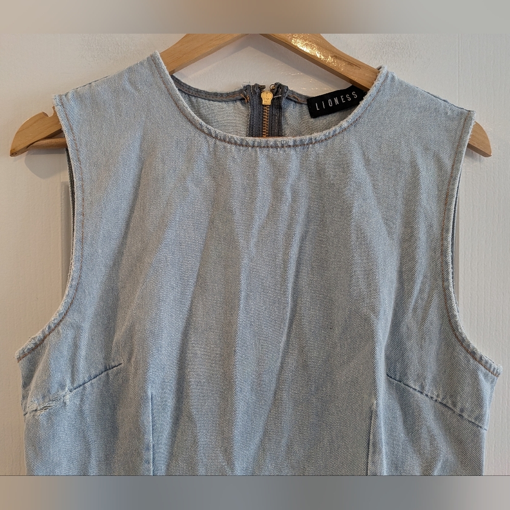 Lioness Sculpted Denim Mini Dress Light Denim Distressed Buckle Edgy Size XL - Picture 5 of 14